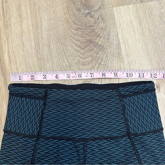 Lululemon Outrun 17" Crop
Score Jacquard Black Indian Ocean / Black - Picture 14 of 16